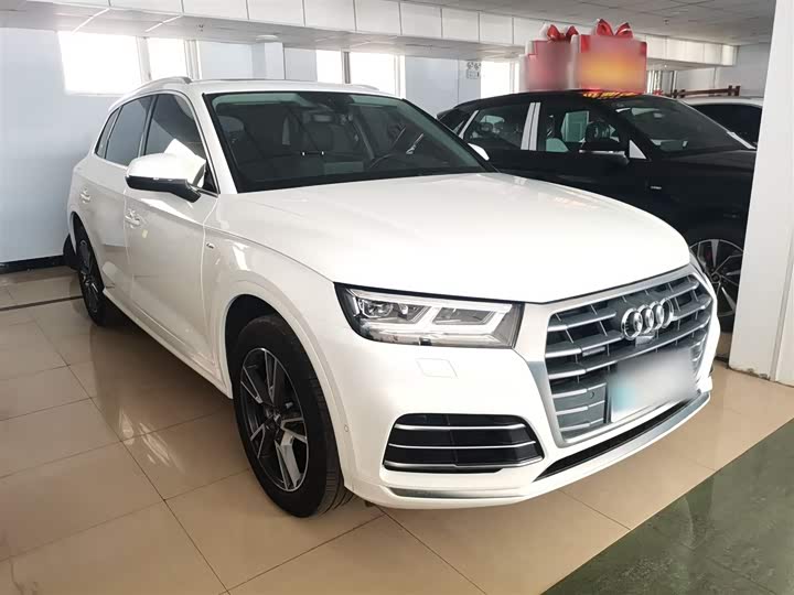 Фото 4 - Audi Q5L