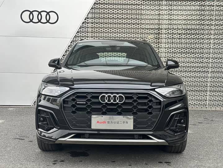 Фото 2 - Audi Q5L