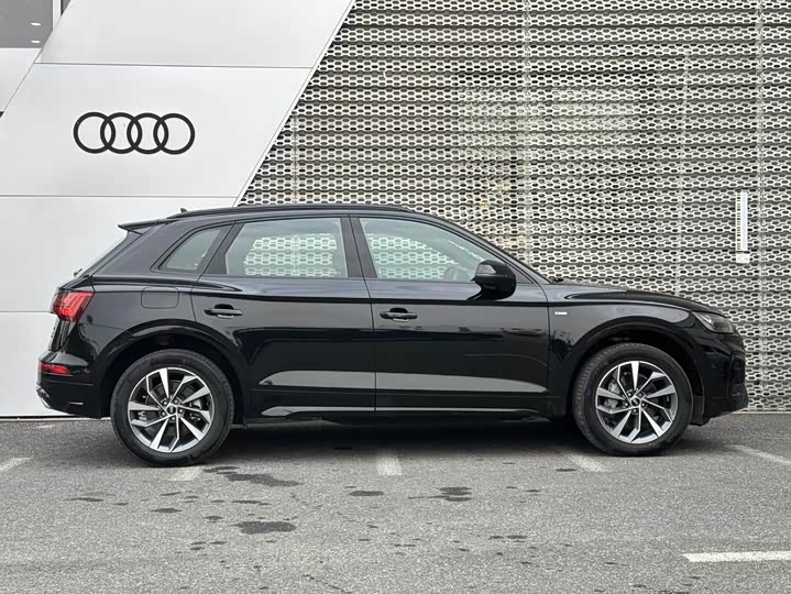 Фото 3 - Audi Q5L