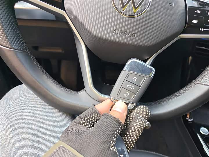 Фото 9 - Volkswagen Passat