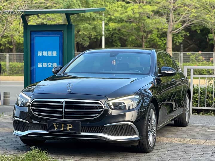 Фото 1 - Mercedes-Benz E-Class