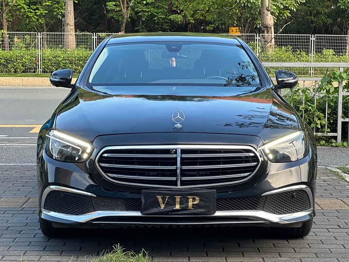 Фото 2 - Mercedes-Benz E-Class