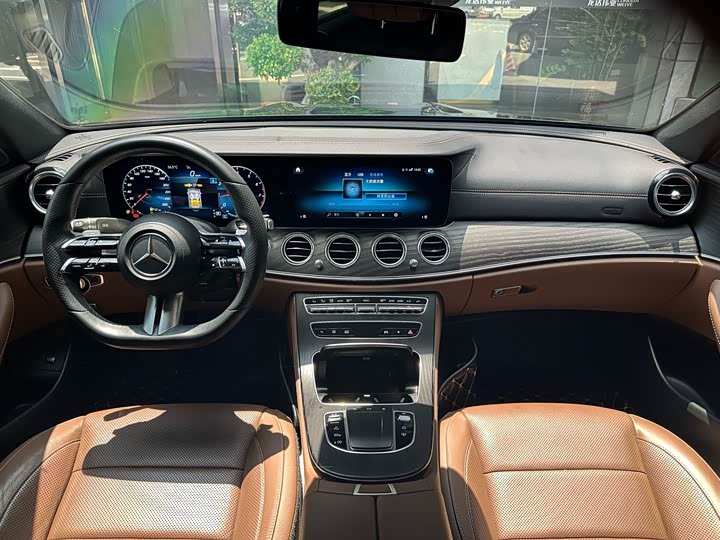 Фото 7 - Mercedes-Benz E-Class