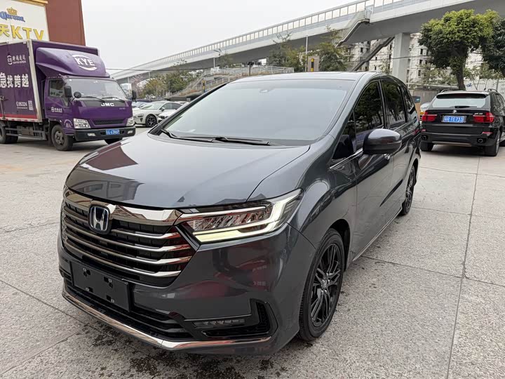 Фото 1 - Honda Odyssey