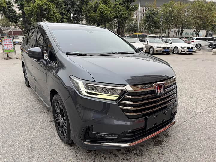 Фото 3 - Honda Odyssey