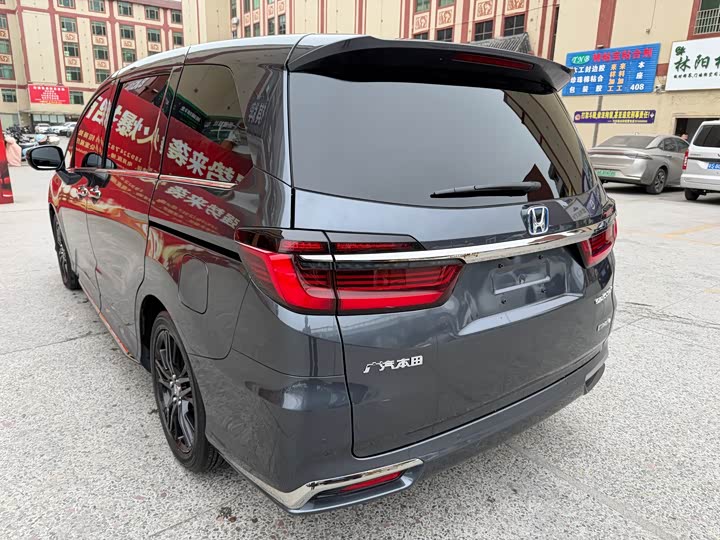 Фото 8 - Honda Odyssey