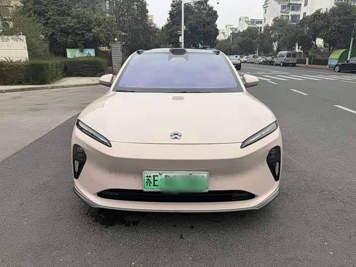 Фото 1 - Nio ET5