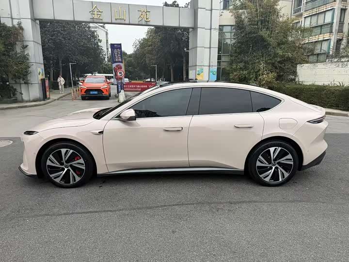 Фото 3 - Nio ET5