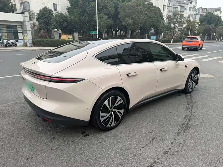 Фото 8 - Nio ET5