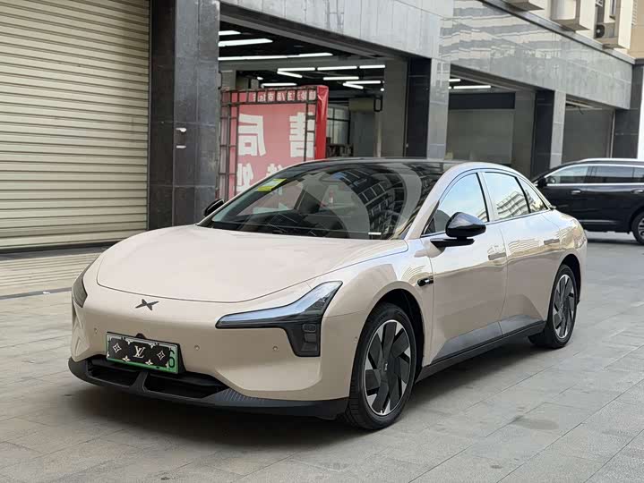 Фото 1 - XPeng Mona M03