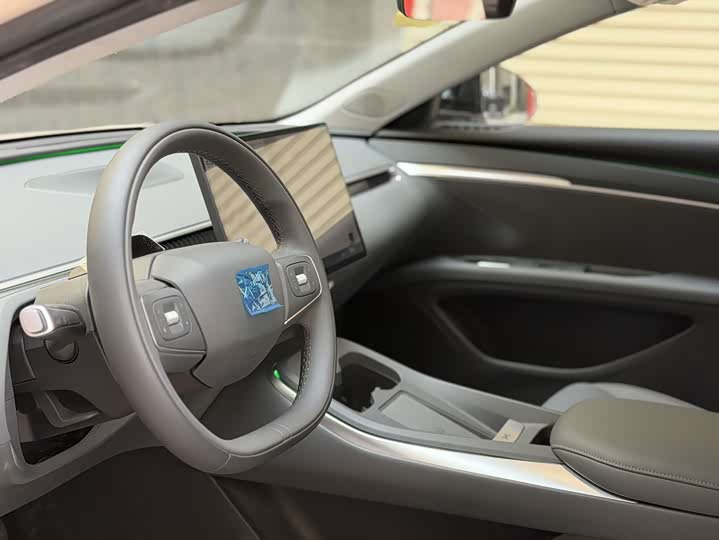 Фото 7 - XPeng Mona M03