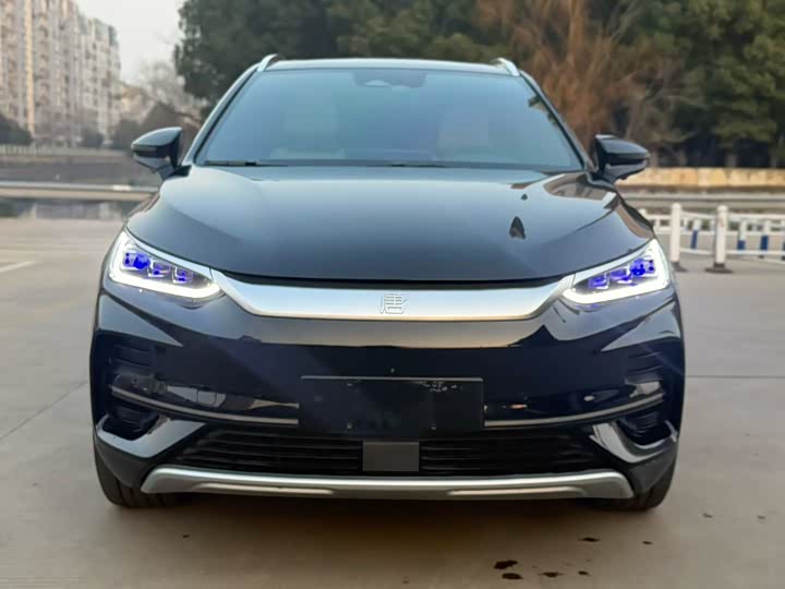 Фото 2 - BYD Tang Hybrid/EV