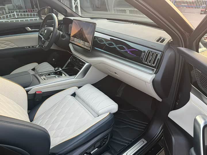 Фото 6 - BYD Tang Hybrid/EV