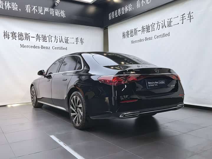 Фото 4 - Mercedes-Benz E-Class