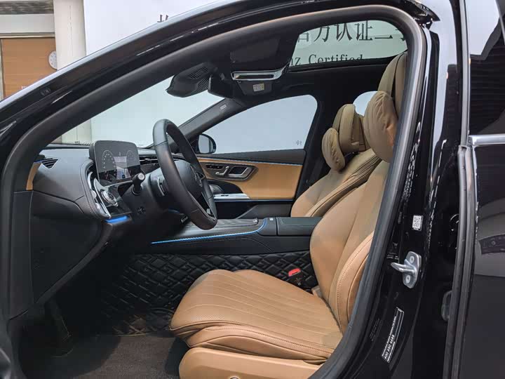 Фото 7 - Mercedes-Benz E-Class