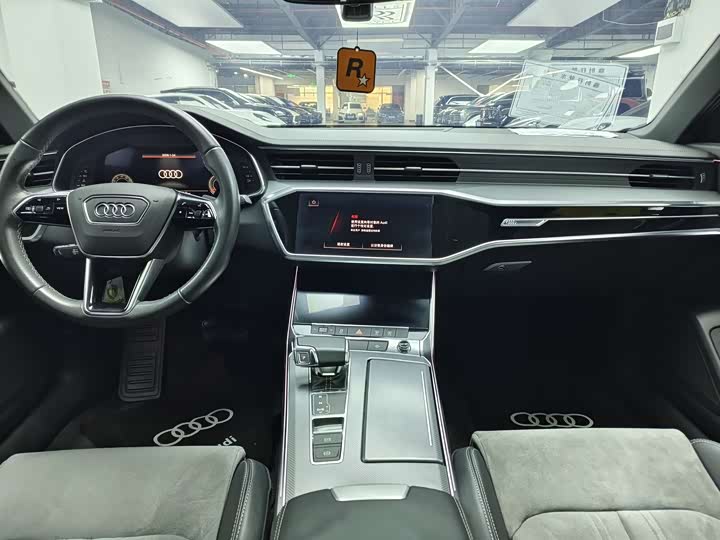 Фото 8 - Audi A6L