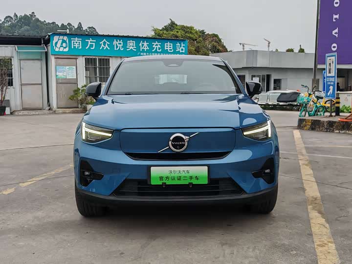 Фото 2 - Volvo C40