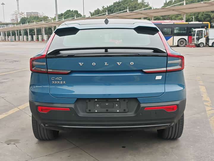 Фото 5 - Volvo C40