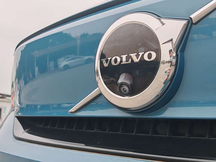 Фото 8 - Volvo C40