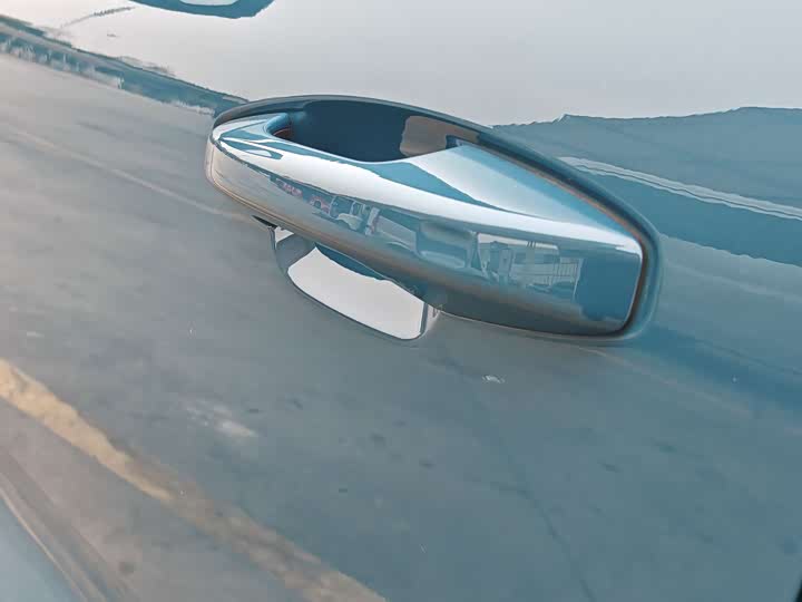 Фото 9 - Volvo C40