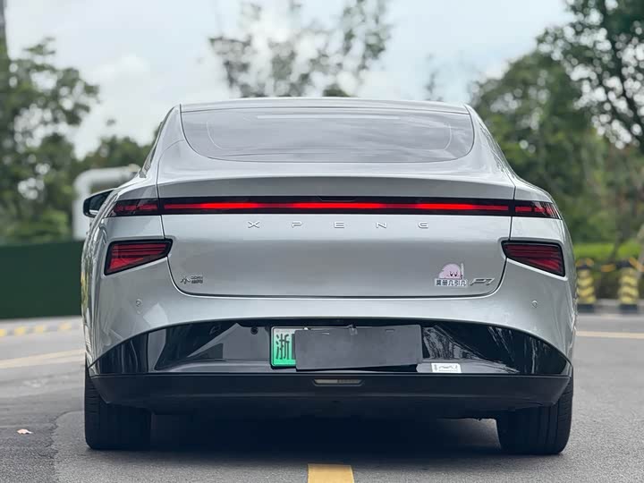Фото 8 - XPeng P7