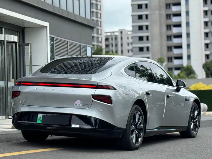 Фото 9 - XPeng P7