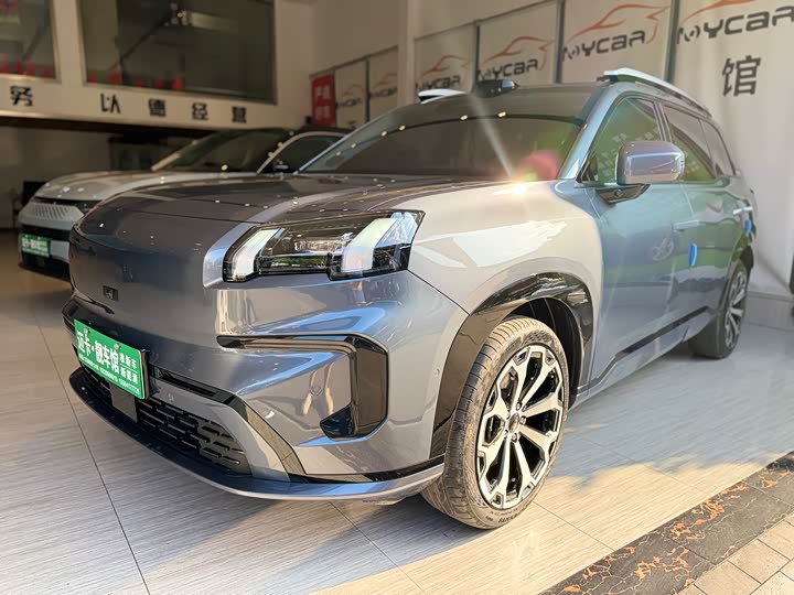 Фото 2 - GAC Aion V