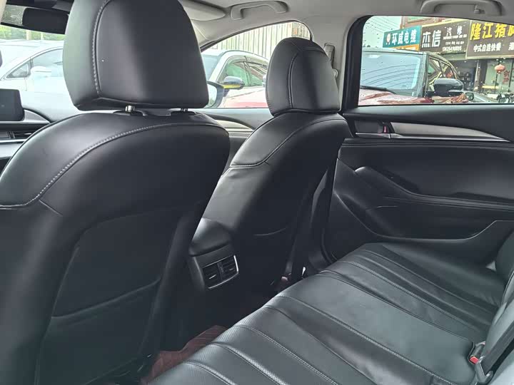 Фото 7 - Mazda Atenza