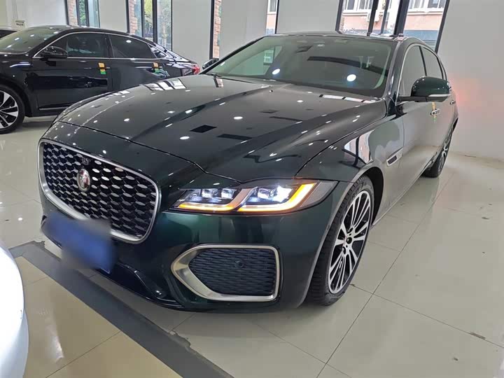 Фото 2 - Jaguar XF L