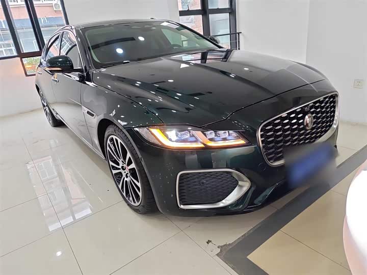 Фото 4 - Jaguar XF L