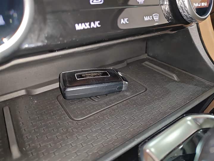 Фото 9 - Jaguar XF L