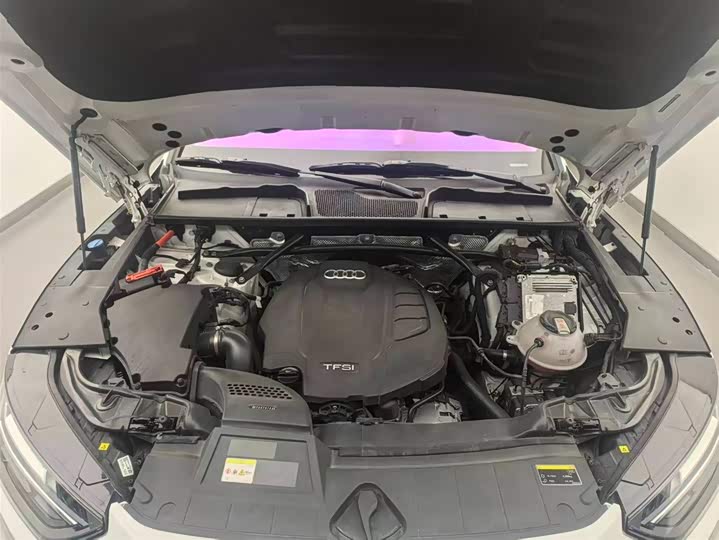 Фото 6 - Audi Q5L