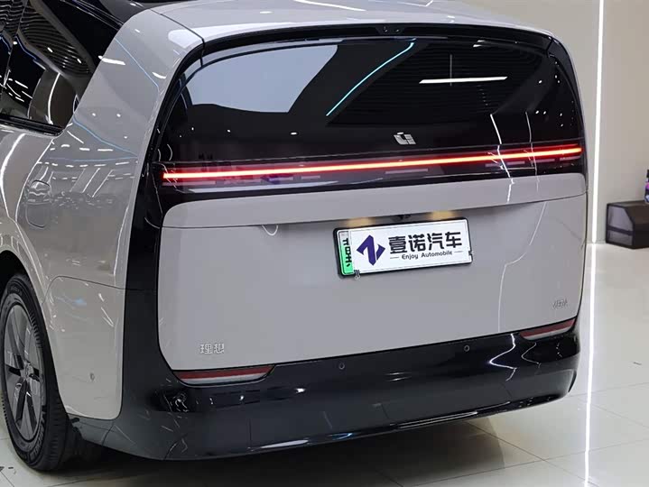 Фото 5 - LiXiang Mega