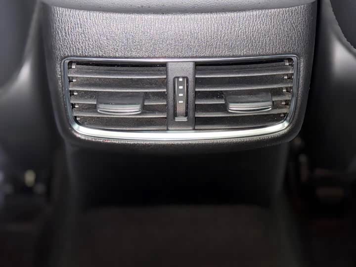 Фото 9 - Mazda Atenza