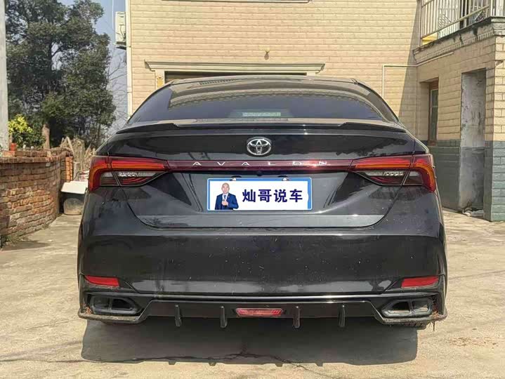 Фото 9 - Toyota Avalon