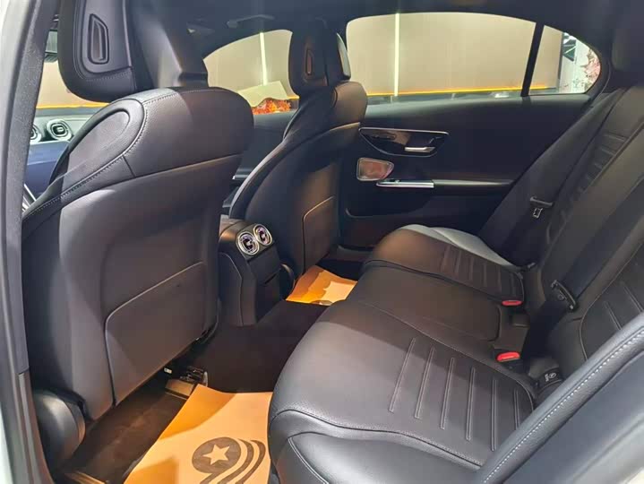 Фото 4 - Mercedes-Benz C-Class