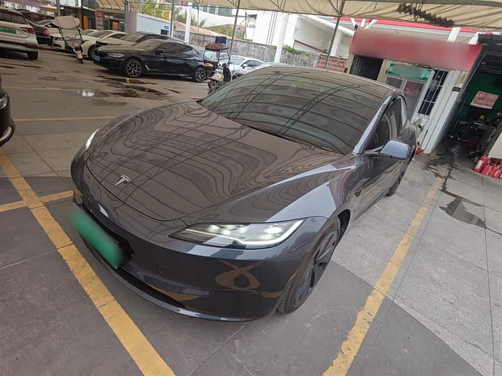 Фото 2 - Tesla Model 3