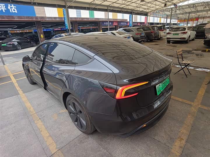 Фото 5 - Tesla Model 3