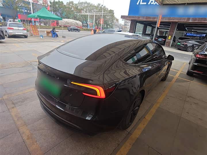 Фото 7 - Tesla Model 3