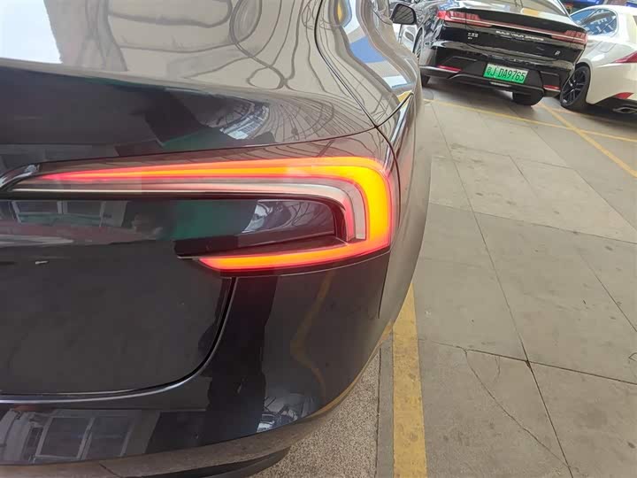 Фото 8 - Tesla Model 3