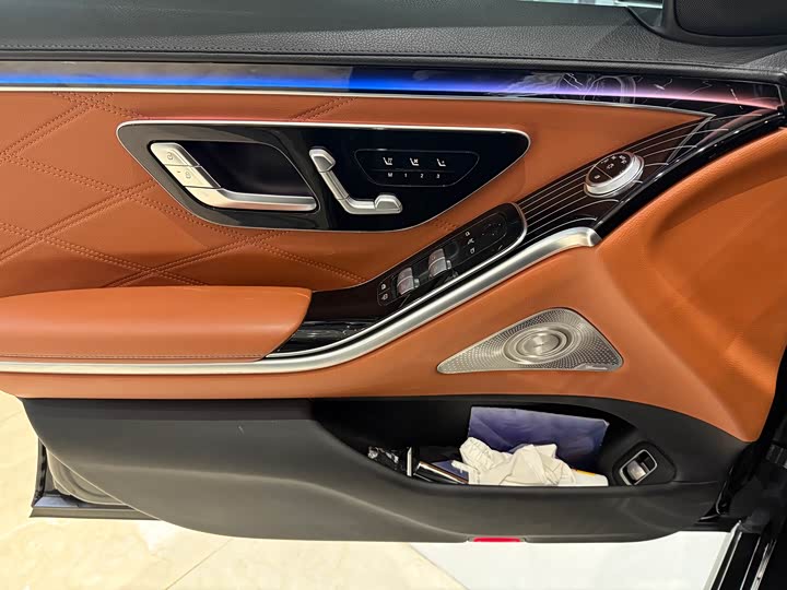 Фото 9 - Mercedes-Benz Maybach S-Class