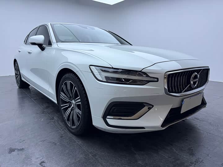 Фото 3 - Volvo S60
