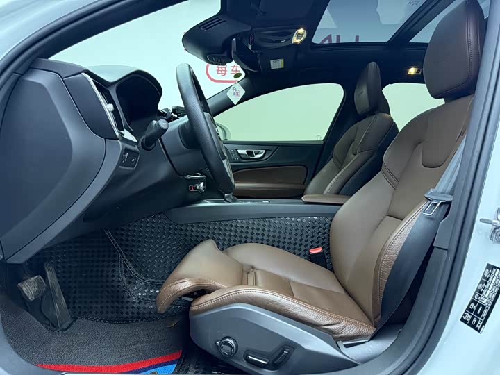 Фото 4 - Volvo S60