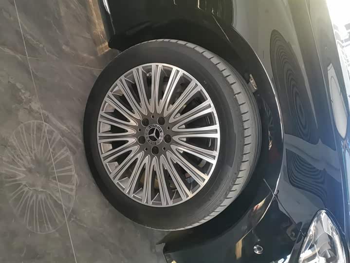 Фото 6 - Mercedes-Benz E-Class