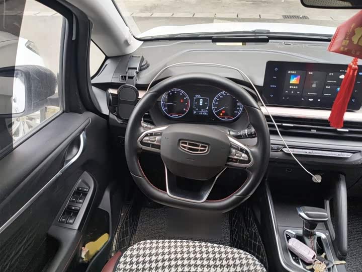 Фото 3 - Geely Vision X3