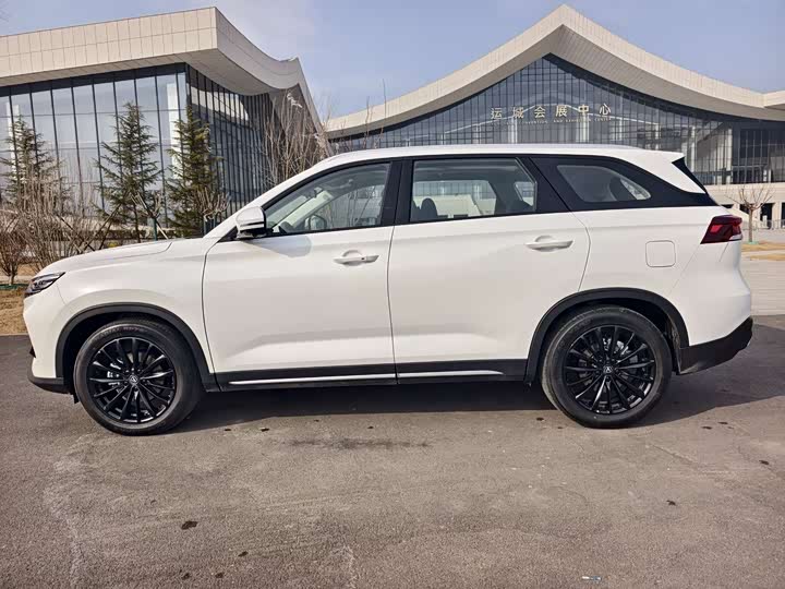 Фото 2 - Changan CS75