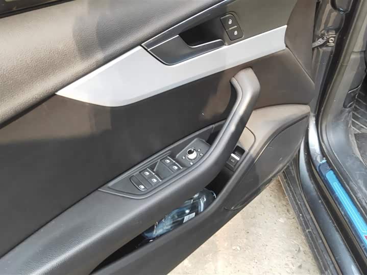 Фото 7 - Audi A4L