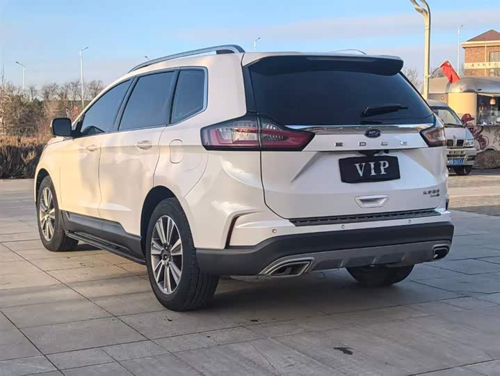 Фото 6 - Ford Edge