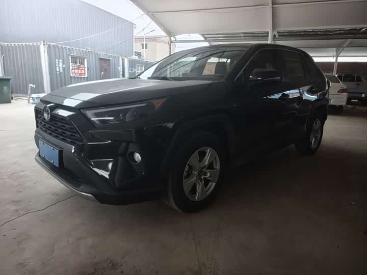 Фото 1 - Toyota RAV4