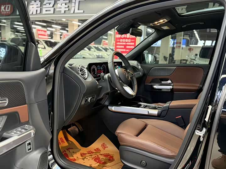 Фото 4 - Mercedes-Benz GLB-Class